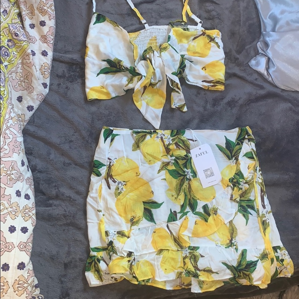 Two piece set